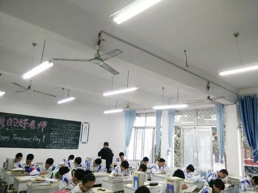 渤海中學(xué)2.jpg